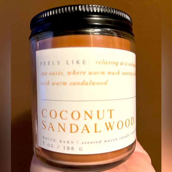 COPY - White Barn Single Wick Candle, Coconut Sandalwood. - Picture 1 of 2